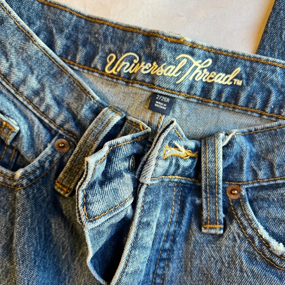 Universal thread straight leg jeans
